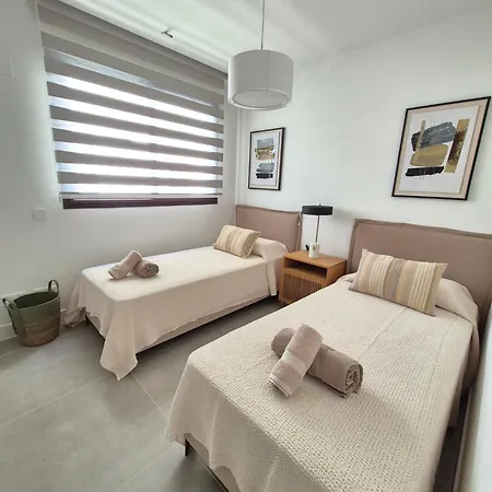 Happy Travel Daphne Higueron