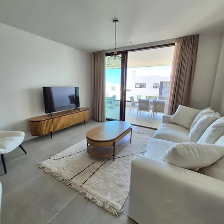 Happy Travel Daphne Higueron