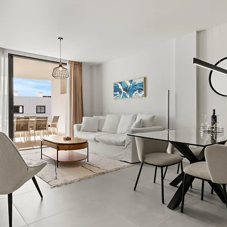 Happy Travel Daphne Higueron * Fuengirola