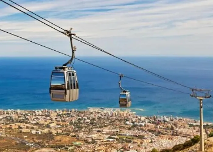 Happy Travel Daphne Higueron * Fuengirola