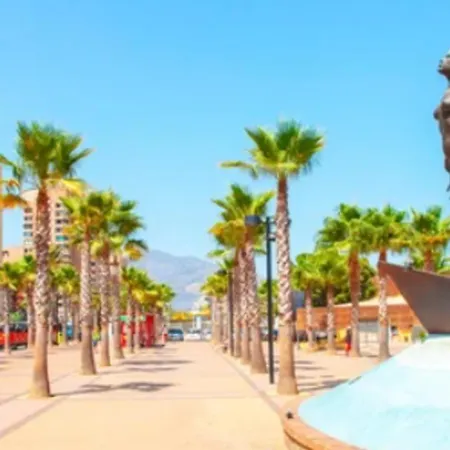 Happy Travel Daphne Higueron *