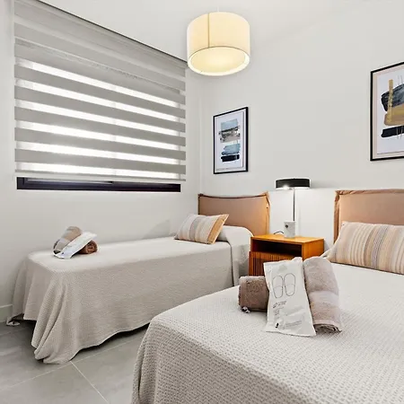 Happy Travel Daphne Higueron